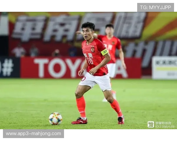 三镇新帅莫拉防守体系尚未成型 中场失控导致后防线频繁承压 三镇新帅莫拉防守体系尚未成型 中场失控导致后防线频繁承压